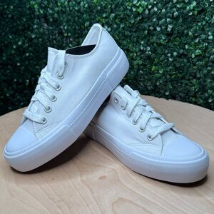 NWT White Canvas Lace Up Platform Sneakers Shoes Women's Size 9
